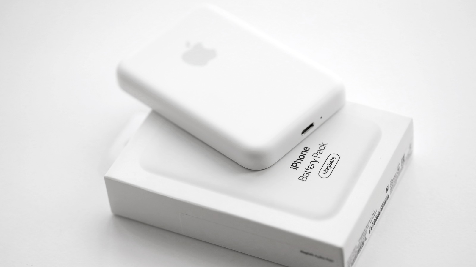 Kyiv,,Ukraine,-,October,31,,2023,Apple,Magsafe,Battery,Device Apple battery pack magsafe - Image 1